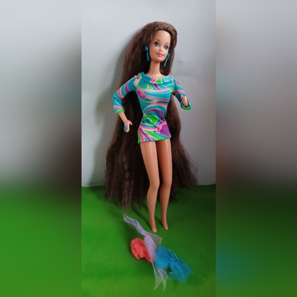 ʕ·ᴥ·ʔ Totally Hair Teresa Barbie Doll - Picture 2 of 2